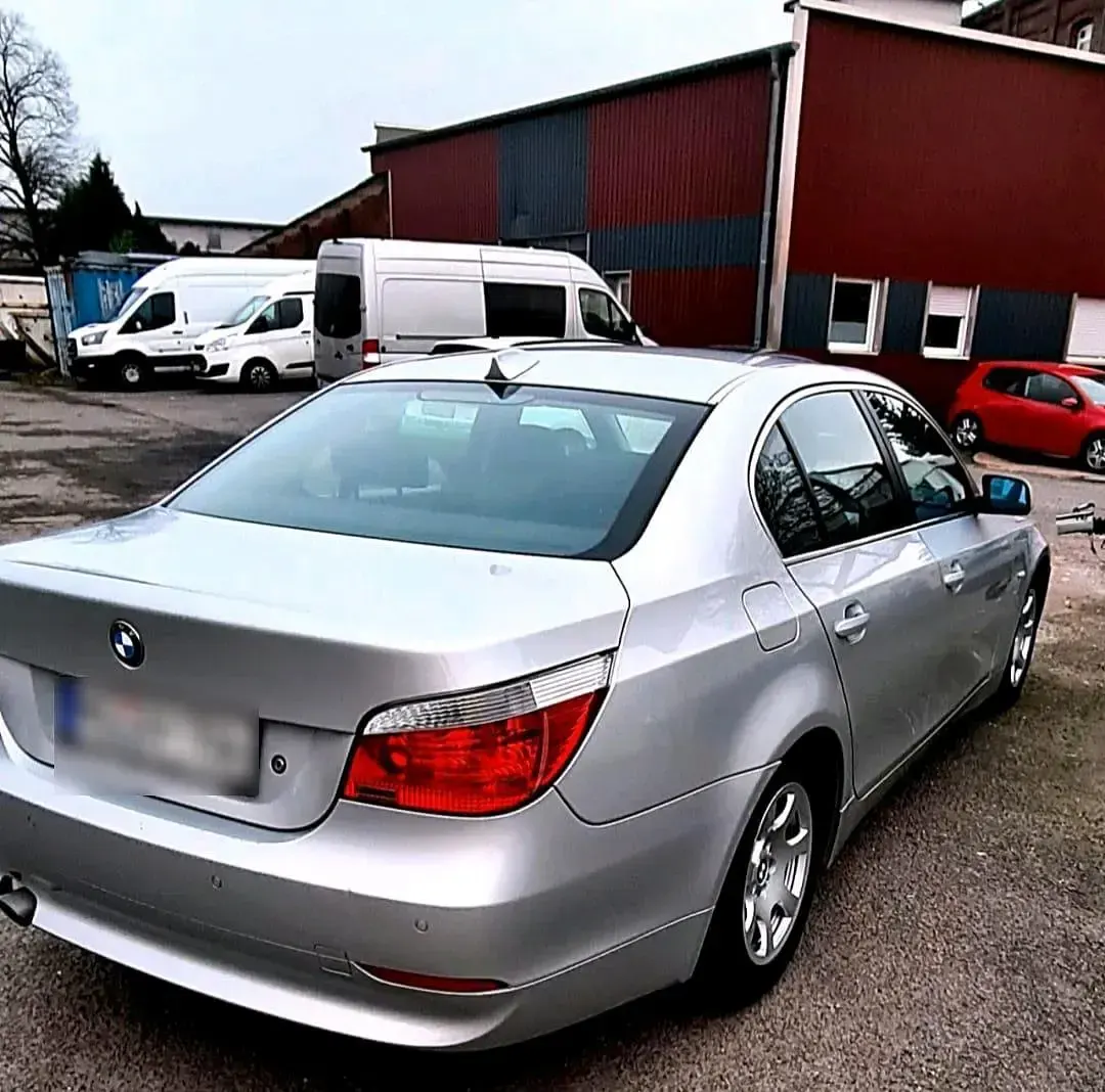 Gebraucht BMW 525 177 PS (130 kW) 2006 Grau Limousine