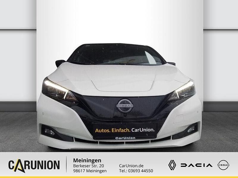 Gebraucht Nissan Leaf Tekna 160 kW (218 PS) 2024 Pearl white/black (schwarz) Kleinwagen