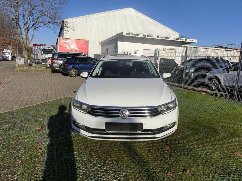 Weiß Gebraucht 2016 VW Passat Comfortline Kombi | 8.950 € (Fairer Preis) - Bild 1/4