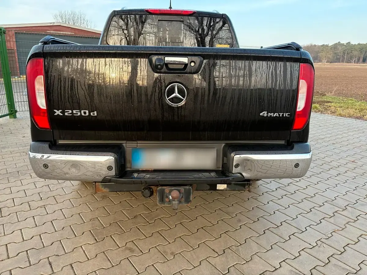 Gebraucht Mercedes X250 190 PS (139 kW) 2018 Schwarz Pickup