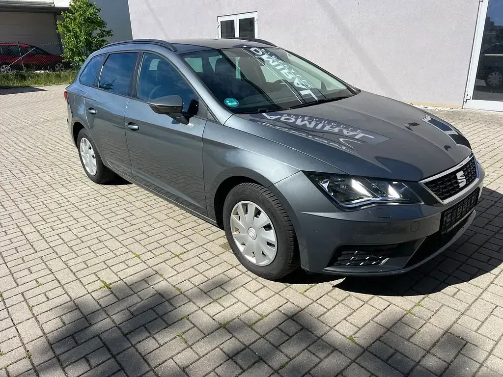 Używany Seat Leon ST Reference 110 KM (80 kW) 2017 Szary Kombi