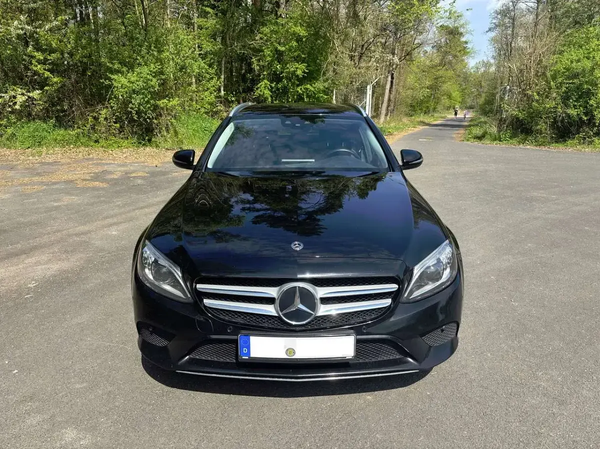 Second-hand Mercedes C220 194 CP (142 kW) 2021 Negru Break