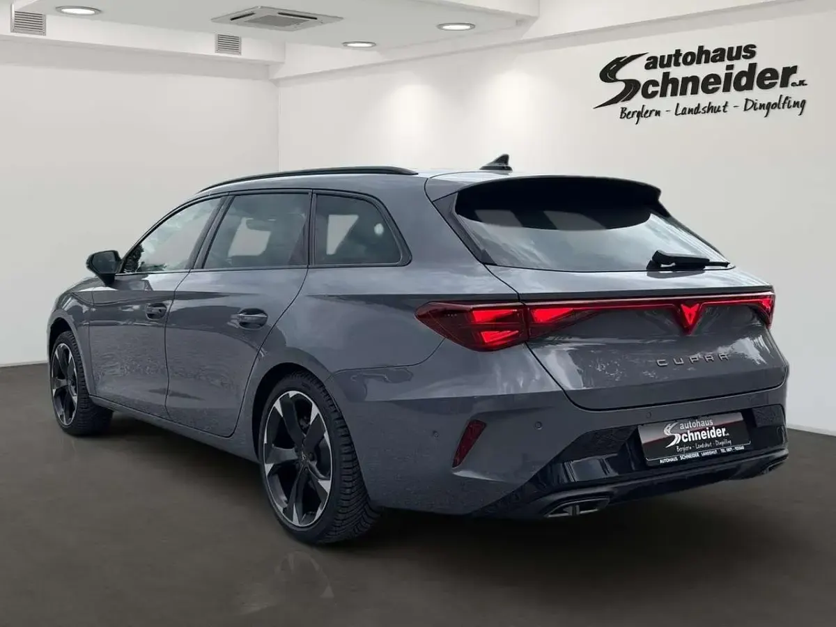 Neu Cupra Leon 150 PS (110 kW) 2026 Graphene grau Kombi
