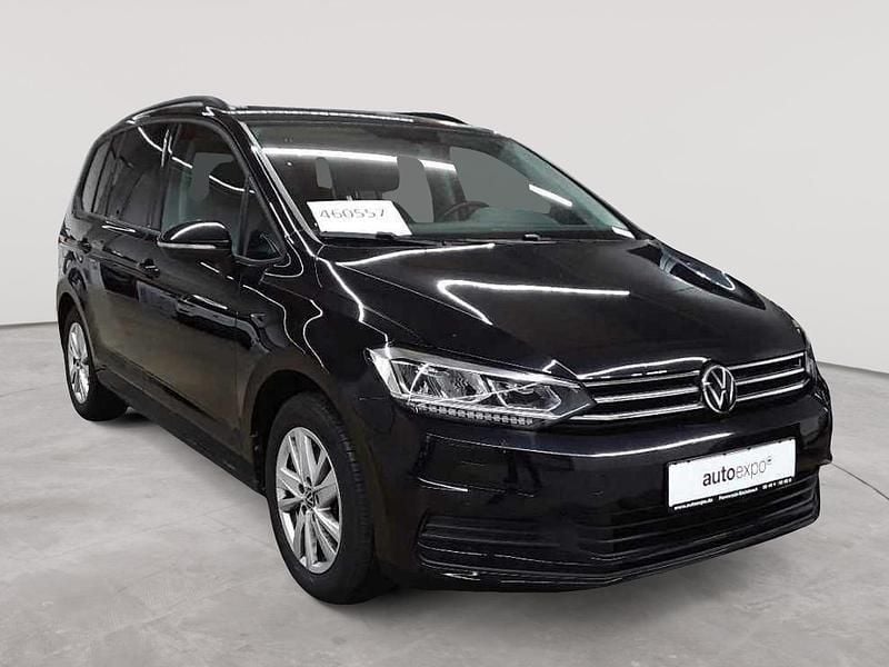 Deep black perleffekt Gebraucht 2022 VW Touran Comfortline Van / Kleinbus | 21.990 € (Guter Preis) - Bild 1/4