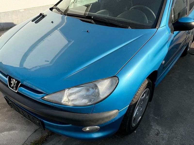 Blau Gebraucht 1999 Peugeot 206 Kleinwagen | 1.499 € - Bild 1/4