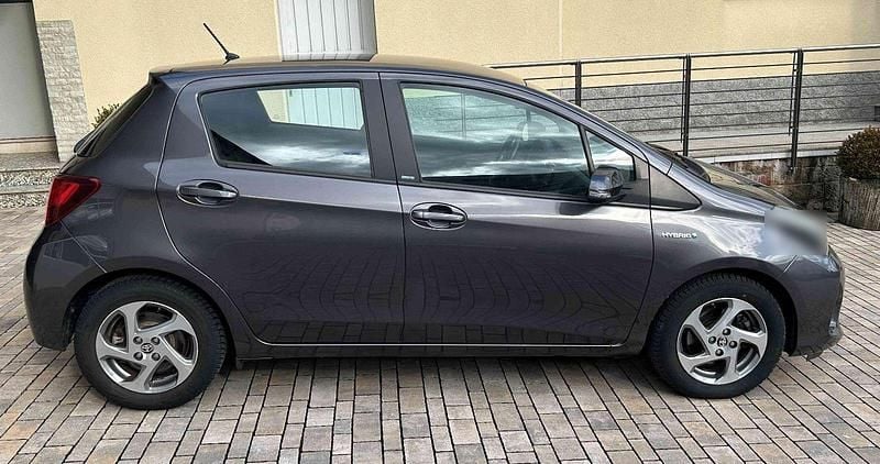 Gebraucht Toyota Yaris Edition-S 101 PS (74 kW) 2017 Grau Kleinwagen