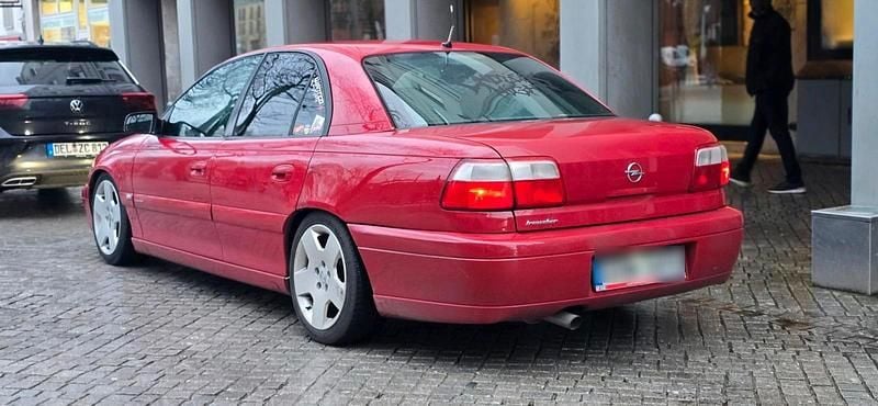Rot Gebraucht 2009 Opel Omega Limousine | 1.750 € - Bild 1/4