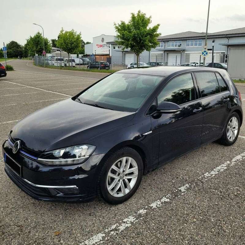 Schwarz Gebraucht 2020 VW Golf VIII Comfortline Kleinwagen | 14.790 € (Fairer Preis) - Bild 1/4