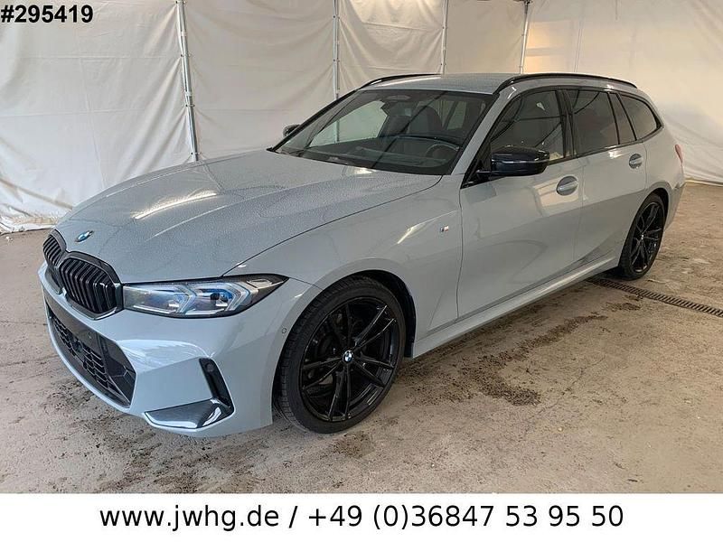 Grau Gebraucht 2023 BMW 320 M Sport Limousine | 38.350 € (Etwas zu teuer) - Bild 1/4