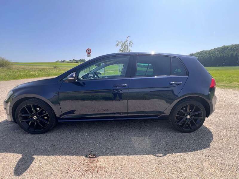 Blau Gebraucht 2013 VW Golf VII Limousine | 12.830 € (Fairer Preis) - Bild 1/4