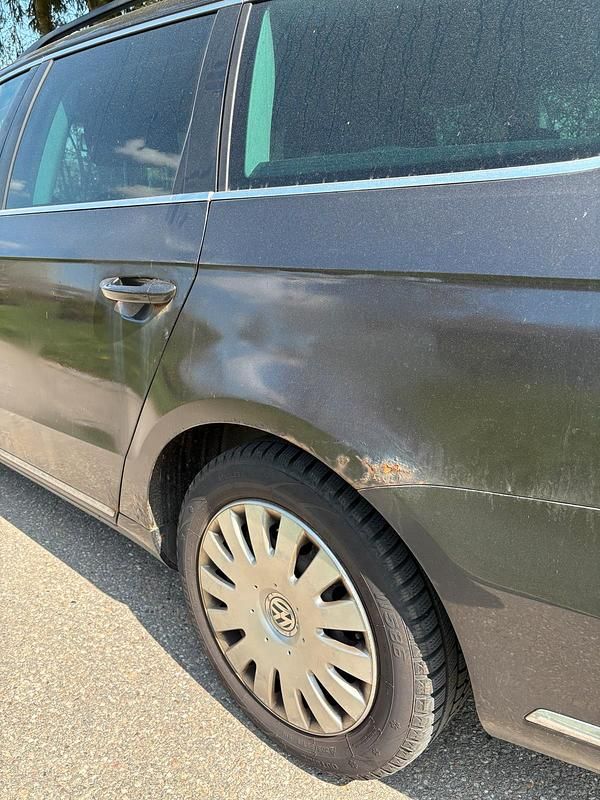 Usata VW Passat 140 CV (102 kW) 2011 Marrone Station wagon
