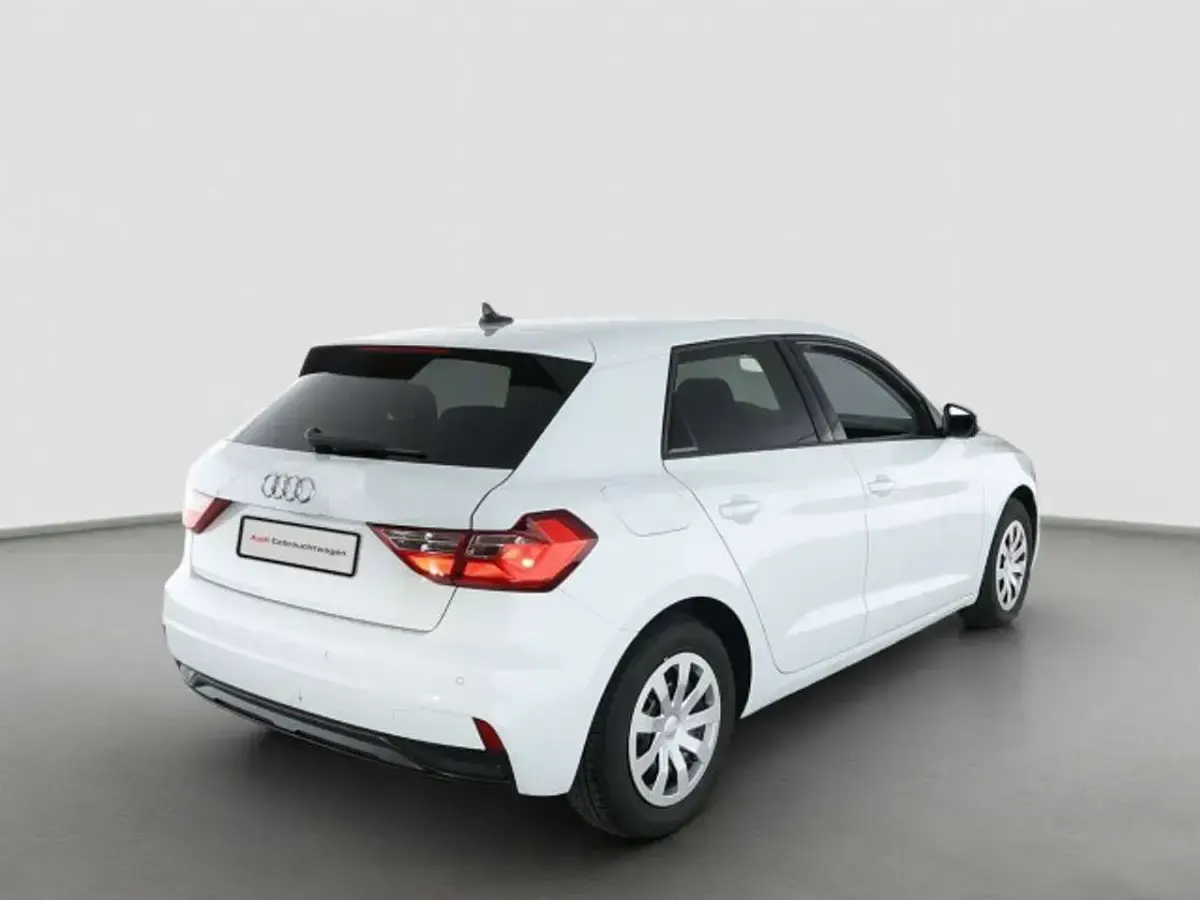 Używany Audi A1 Advanced Plus 116 KM (85 kW) 2025 Biały SUV