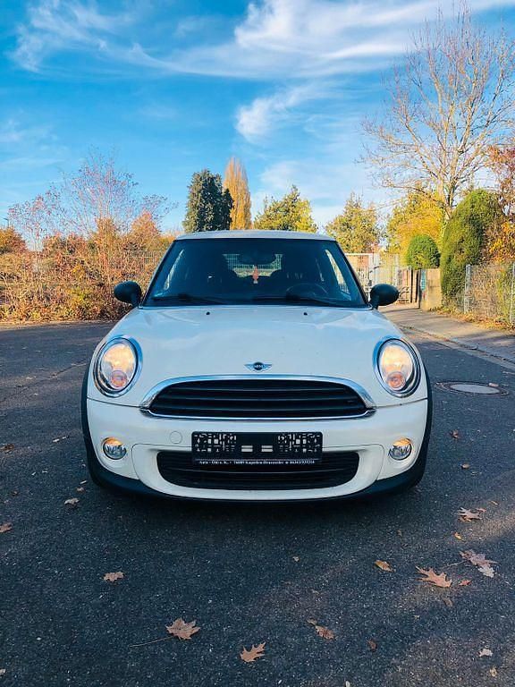 Weiß Gebraucht 2011 Mini ONE Kleinwagen | 3.800 € (Fairer Preis) - Bild 1/4