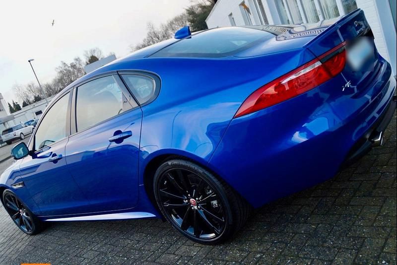 Gebraucht Jaguar XF 300 PS (220 kW) 2016 Blau Limousine