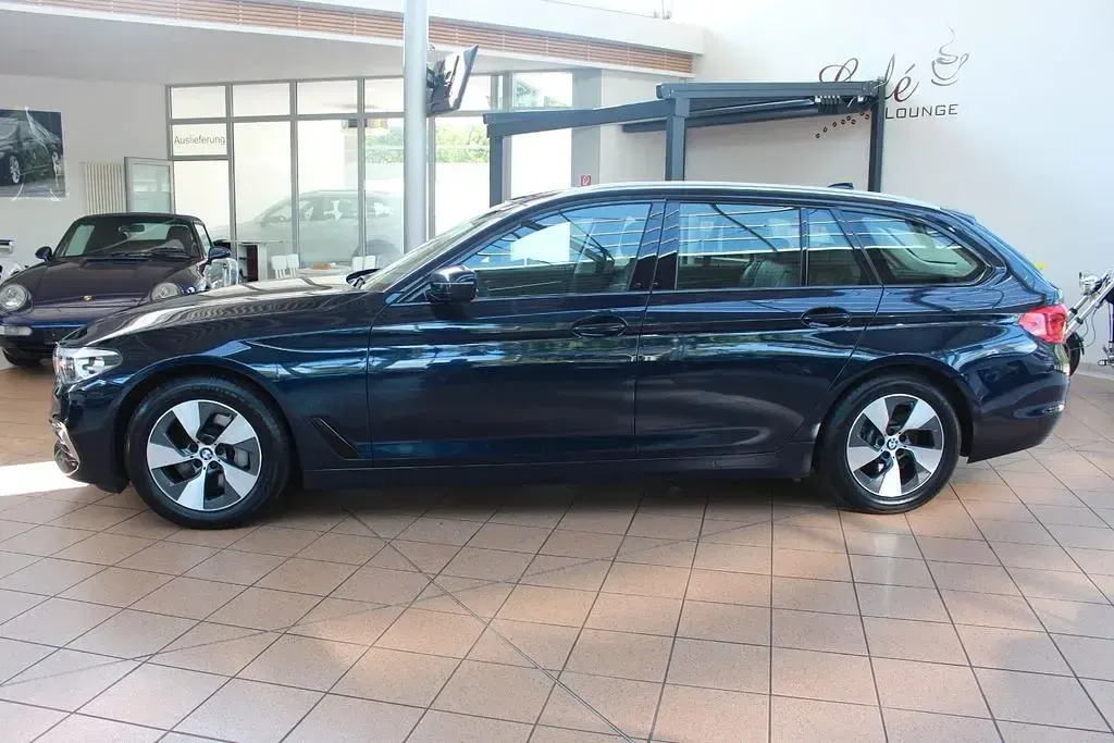 Gebraucht BMW 530 Luxury Line 252 PS (185 kW) 2019 Imperialblau Kombi