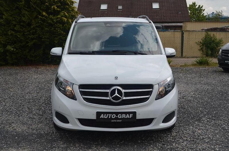 Gebraucht Mercedes V220 Edition 163 PS (119 kW) 2017 Weiß Van / Kleinbus