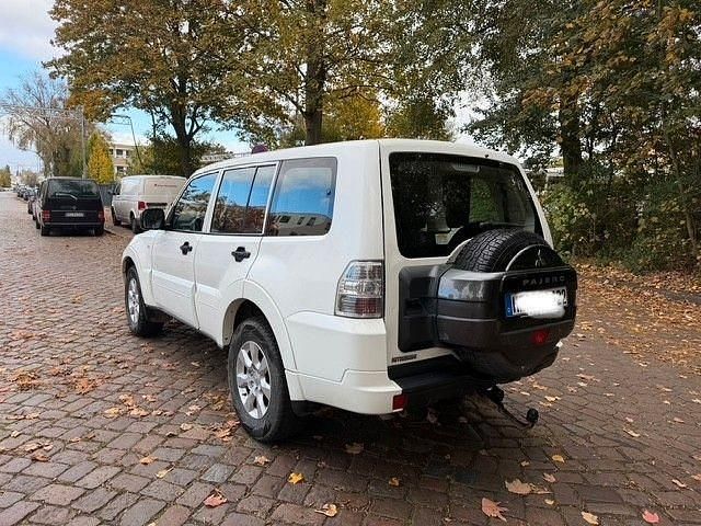 Gebraucht Mitsubishi Pajero 190 PS (139 kW) 2017 Weiß SUV