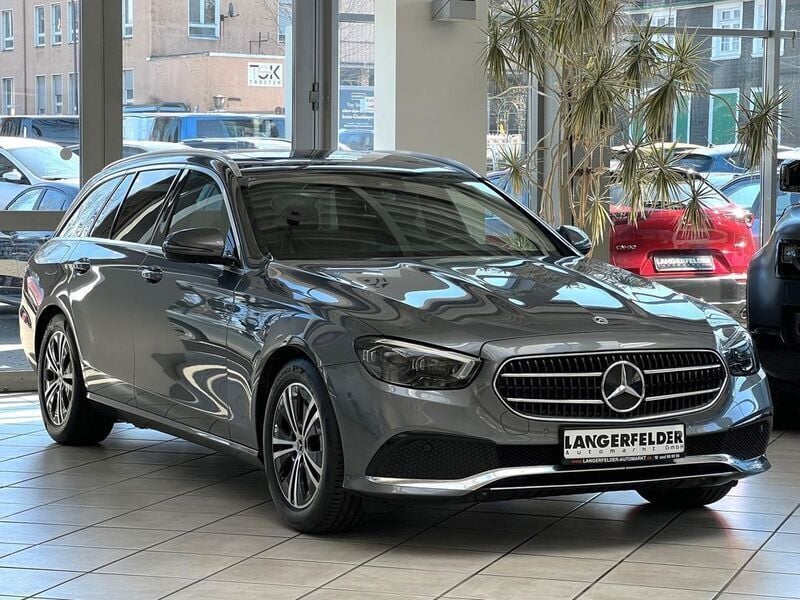 Selenitgrau metalliclack Gebraucht 2021 Mercedes E200 Avantgarde Kombi | 34.999 € (Guter Preis) - Bild 1/4