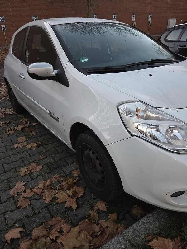 Gebraucht Renault Clio IV Collection 75 PS (55 kW) 2014 Weiß Limousine