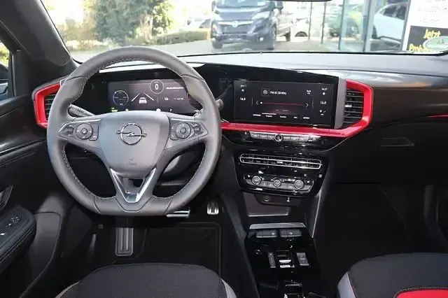 Gebraucht Opel Mokka-e Ultimate 100 kW (136 PS) 2023 Grün metallic SUV