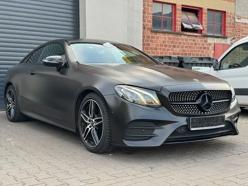 Gebraucht Mercedes E200 AMG line 184 PS (135 kW) 2017 Schwarz Coupé