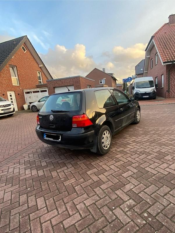 Gebraucht VW Golf IV 75 PS (55 kW) 2000 Schwarz Kleinwagen