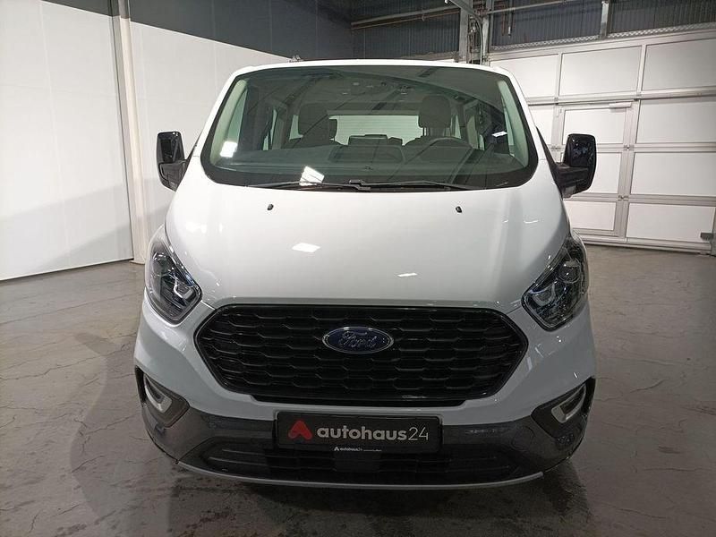 Gebraucht Ford Tourneo Active 131 PS (96 kW) 2022 Weiß Van / Kleinbus