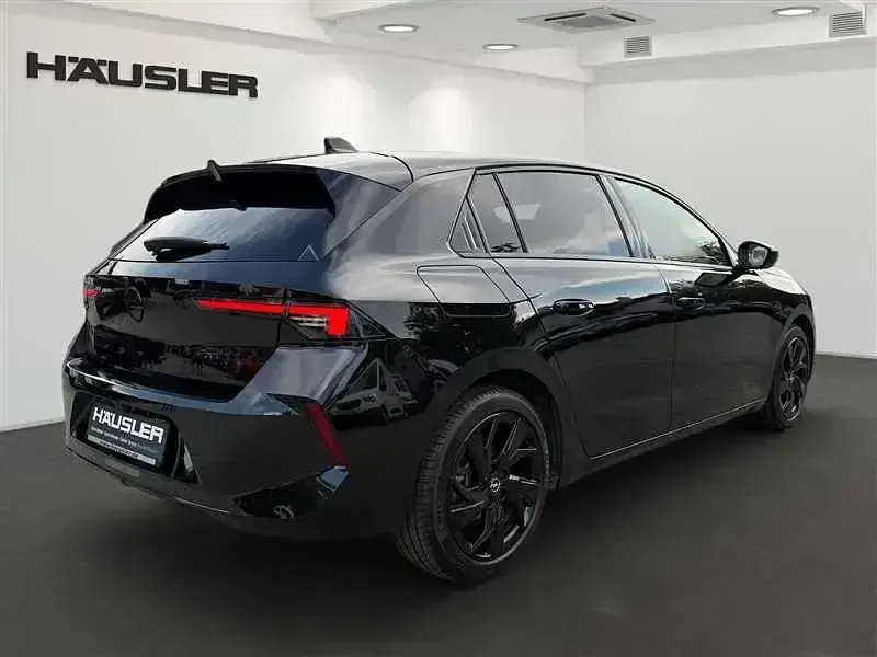 Gebraucht Opel Astra 131 PS (96 kW) 2024 Karbon schwarz (metallic) Kleinwagen