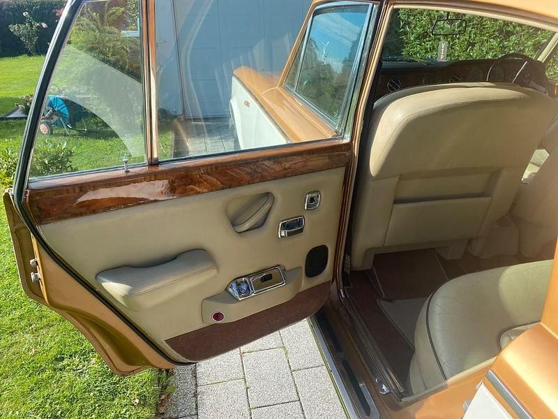 Gebraucht Rolls Royce Silver Shadow 194 PS (142 kW) 1977 Gold Limousine