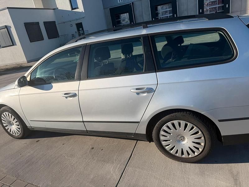 Usata VW Passat 170 CV (125 kW) 2006 Grigio Station wagon