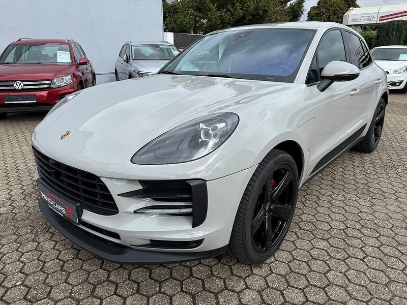 Grau Gebraucht 2019 Porsche Macan SUV | 51.990 € (Teuer) - Bild 1/4