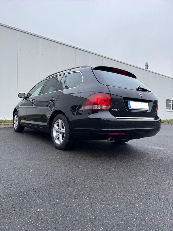 Gebraucht VW Golf VI 105 PS (77 kW) 2010 Schwarz Kleinwagen
