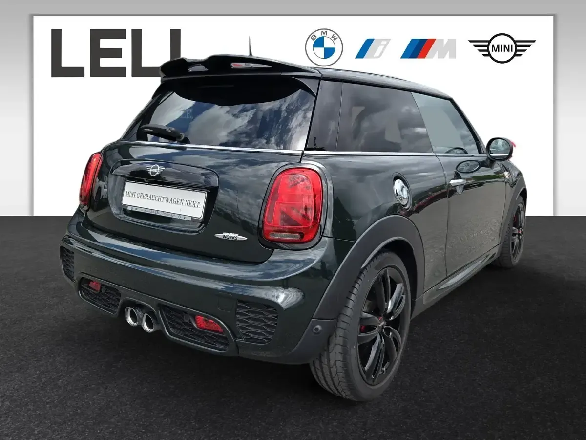 Używany Mini John Cooper Works 231 KM (169 kW) 2019 Zielony Hatchback