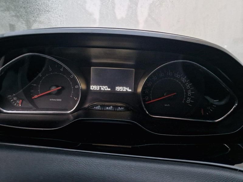 Schwarz Gebraucht 2013 Peugeot 208 Kleinwagen | 4.900 € (Fairer Preis) - Bild 1/4