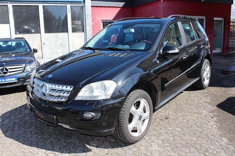 Gebraucht Mercedes ML420 AMG Edition 1 306 PS (225 kW) 2008 Schwarz SUV