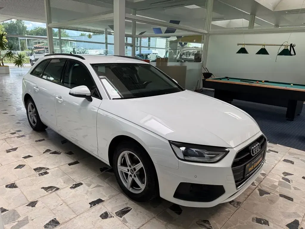Gebraucht Audi A4 Sport 136 PS (100 kW) 2023 Weiß Kombi