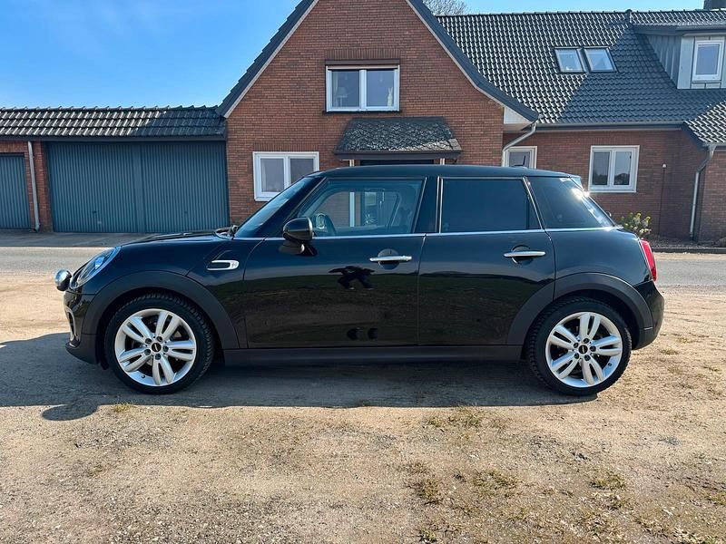 Gebraucht Mini Cooper D 116 PS (85 kW) 2018 Schwarz Kleinwagen