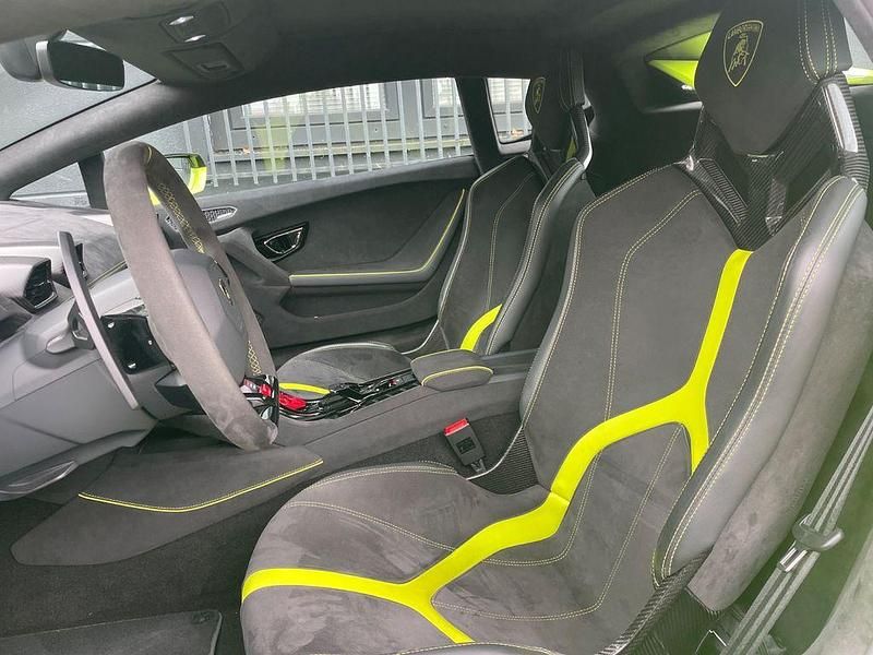 Gebraucht Lamborghini Huracán 640 PS (470 kW) 2023 Grün Coupé