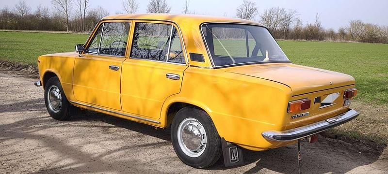 Second-hand Lada 1200 60 CP (44 kW) 1984 Berlinǎ