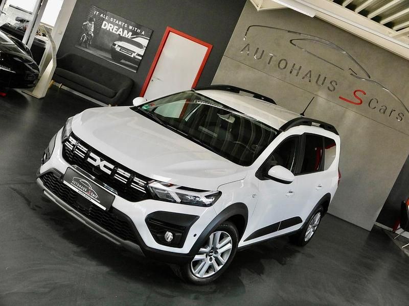 Second-hand Dacia Jogger Expression 101 CP (74 kW) 2023 Alb Monovolum