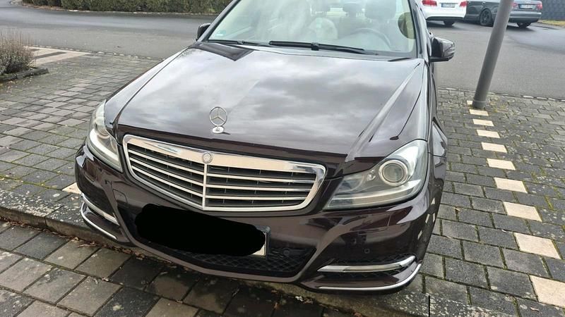 Gebraucht Mercedes C250 204 PS (150 kW) 2011 Braun Limousine