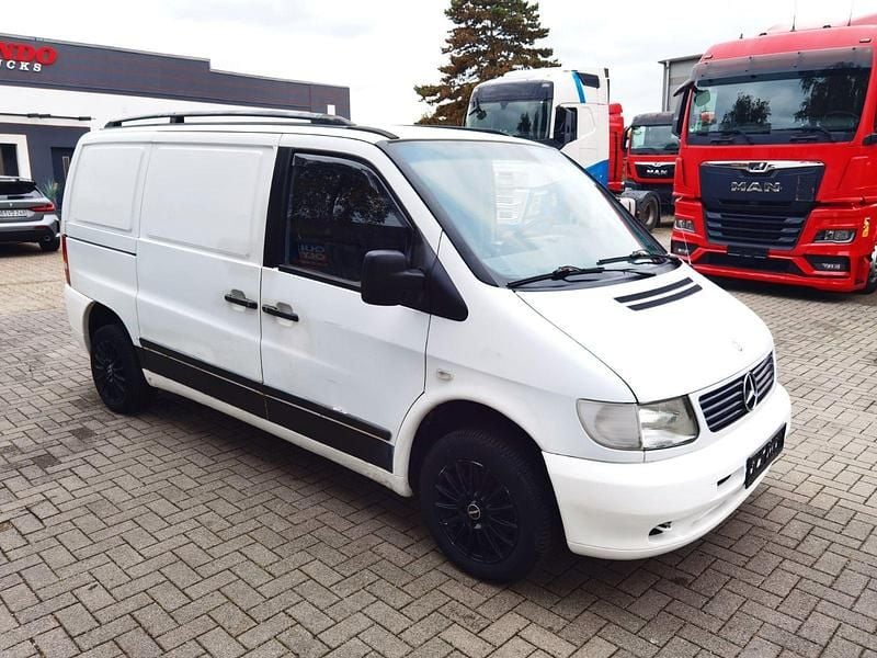 Weiß Gebraucht 2002 Mercedes Vito Van / Kleinbus | 1.250 € (Superpreis) - Bild 1/4