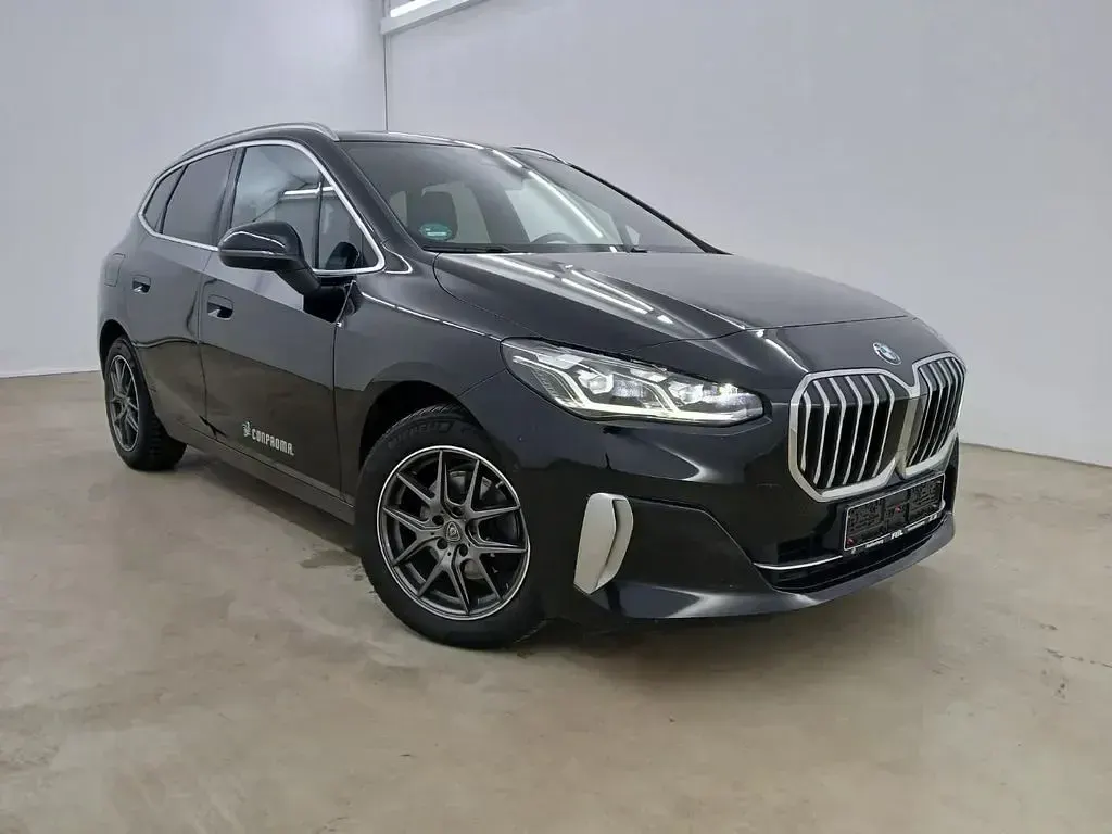 Gebraucht BMW 218 Active Tourer Luxury Line 150 PS (110 kW) 2023 Schwarz Van / Kleinbus