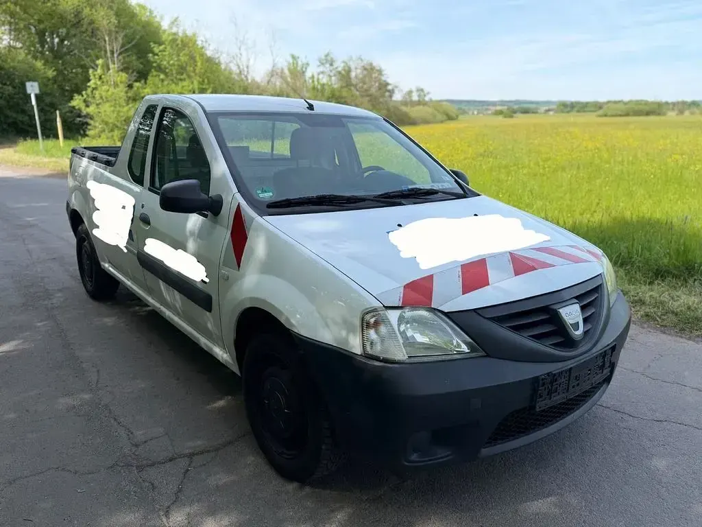 Używany Dacia Pick up Basis 84 KM (61 kW) 2011 Biały Pickup
