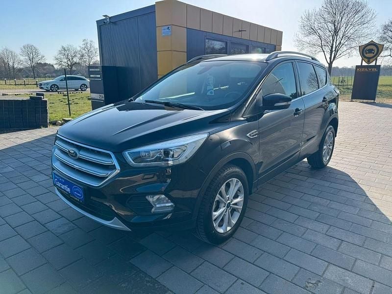 Gebraucht Ford Kuga Titanium 150 PS (110 kW) 2018 Schwarz SUV