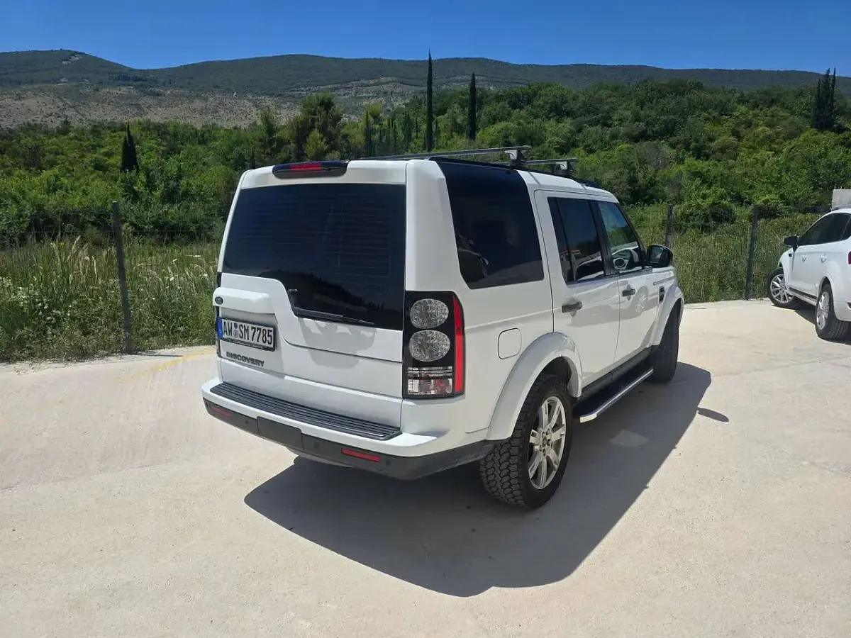 Gebraucht Land Rover Discovery 4 SE 211 PS (155 kW) 2016 Weiß SUV