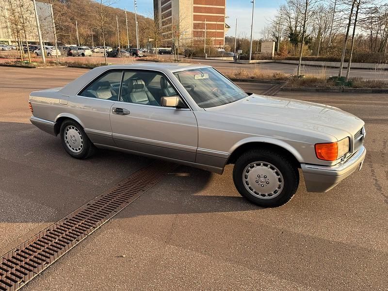 Gebraucht Mercedes 560 242 PS (177 kW) 1987 Silber Coupé