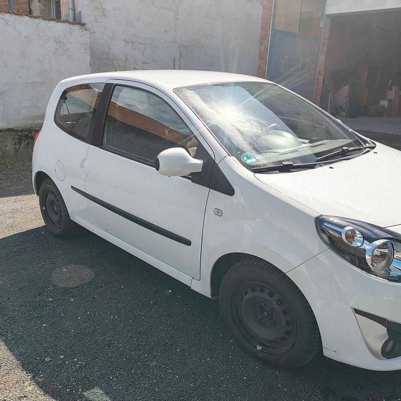 Second-hand Renault Twingo Expression 76 CP (55 kW) 2010 Alb Hatchback
