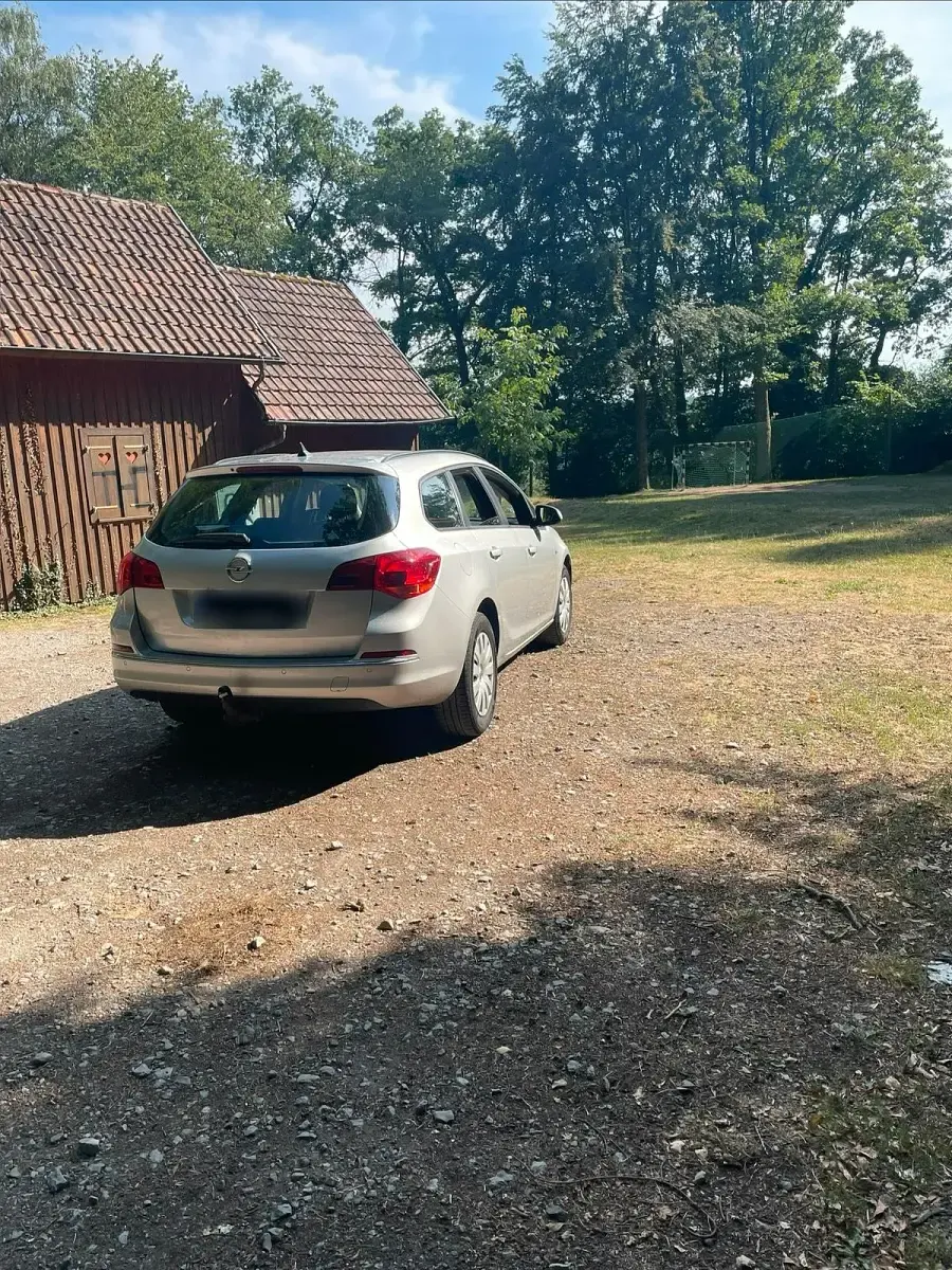 Gebraucht Opel Astra 110 PS (80 kW) 2015 Silber Kombi