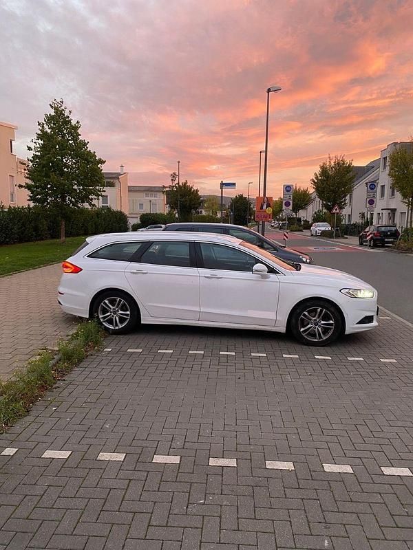 Weiß Gebraucht 2018 Ford Mondeo Business Edition Kombi | 7.200 € (Superpreis) - Bild 1/4